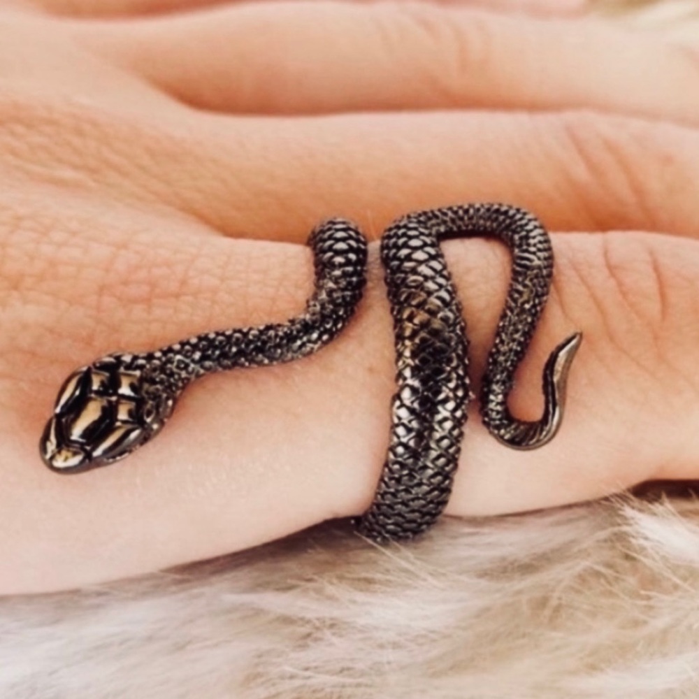 Adjustable Black Gunmetal Snake Ring